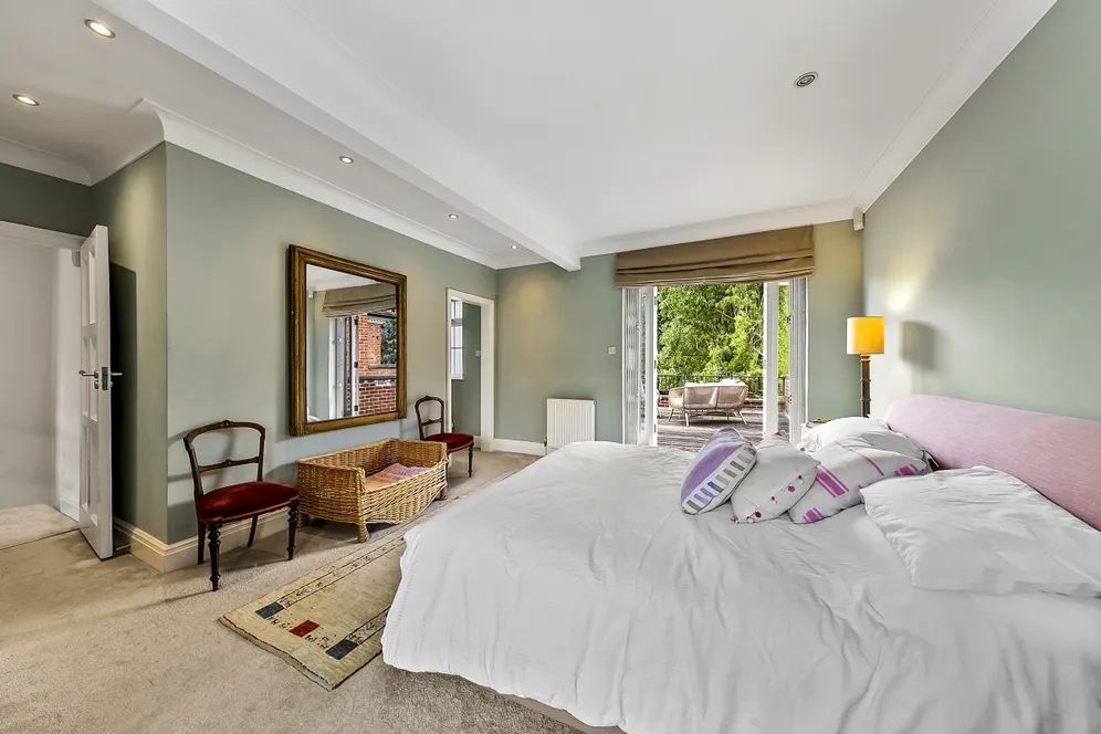 Roedean Crescent London SW15 photo 23