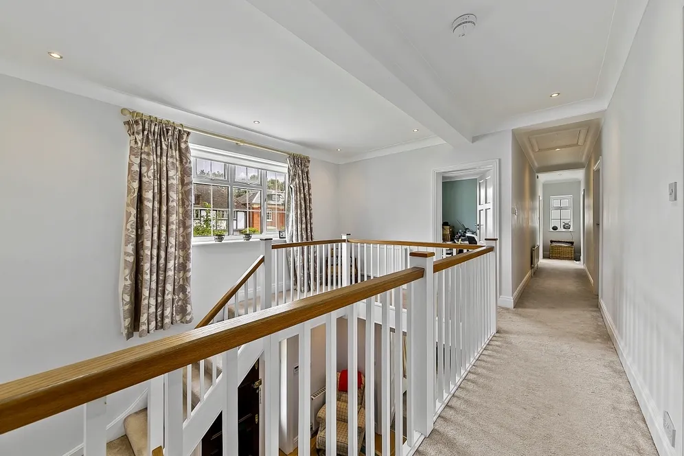 Roedean Crescent London SW15 photo 27