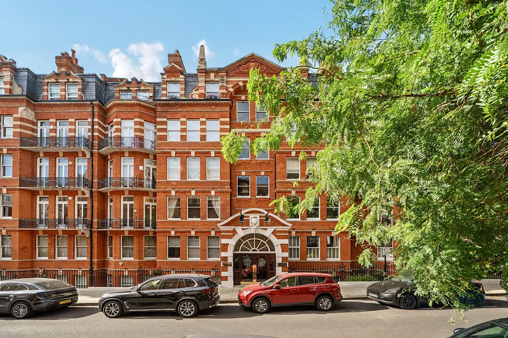Kensington Court, London, W8 photo 2