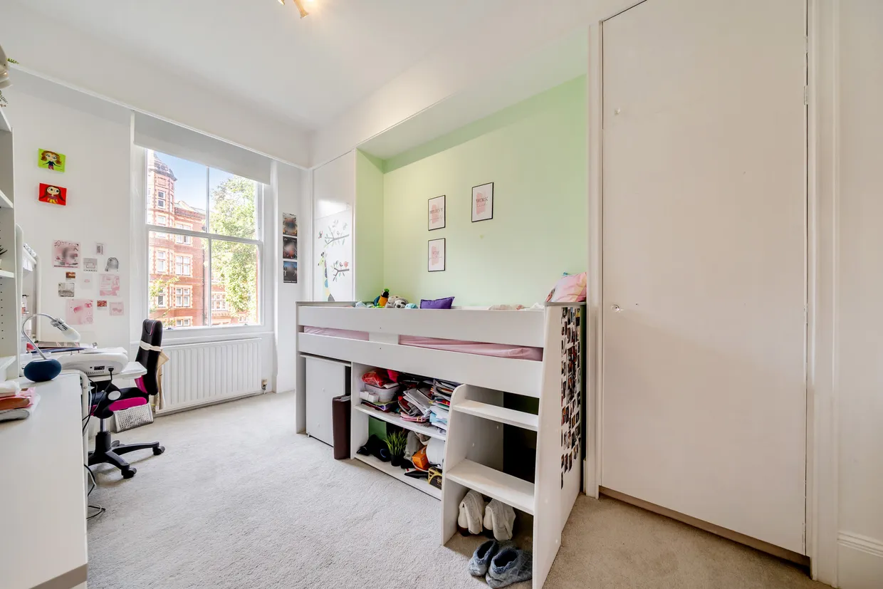 Kensington Court, London, W8 photo 21