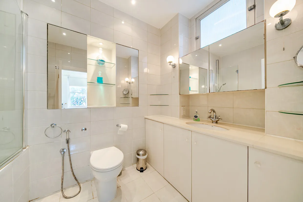 Kensington Court, London, W8 photo 18