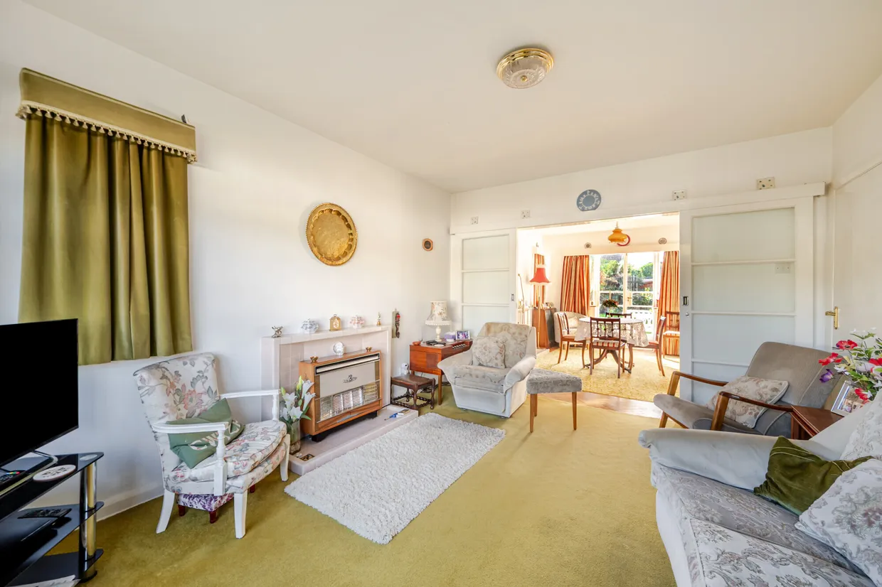 Pine Hill, Epsom, KT18 photo 7