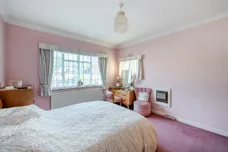Pine Hill, Epsom, KT18 photo 9