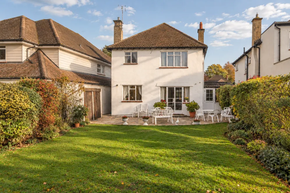 Pine Hill, Epsom, KT18 photo 10