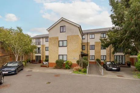 Grove Park Mews, London, W4