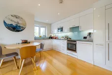 Grove Park Mews, London, W4 photo 3