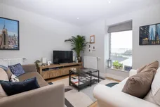 33 Greyhound Parade, London, SW17 photo 6