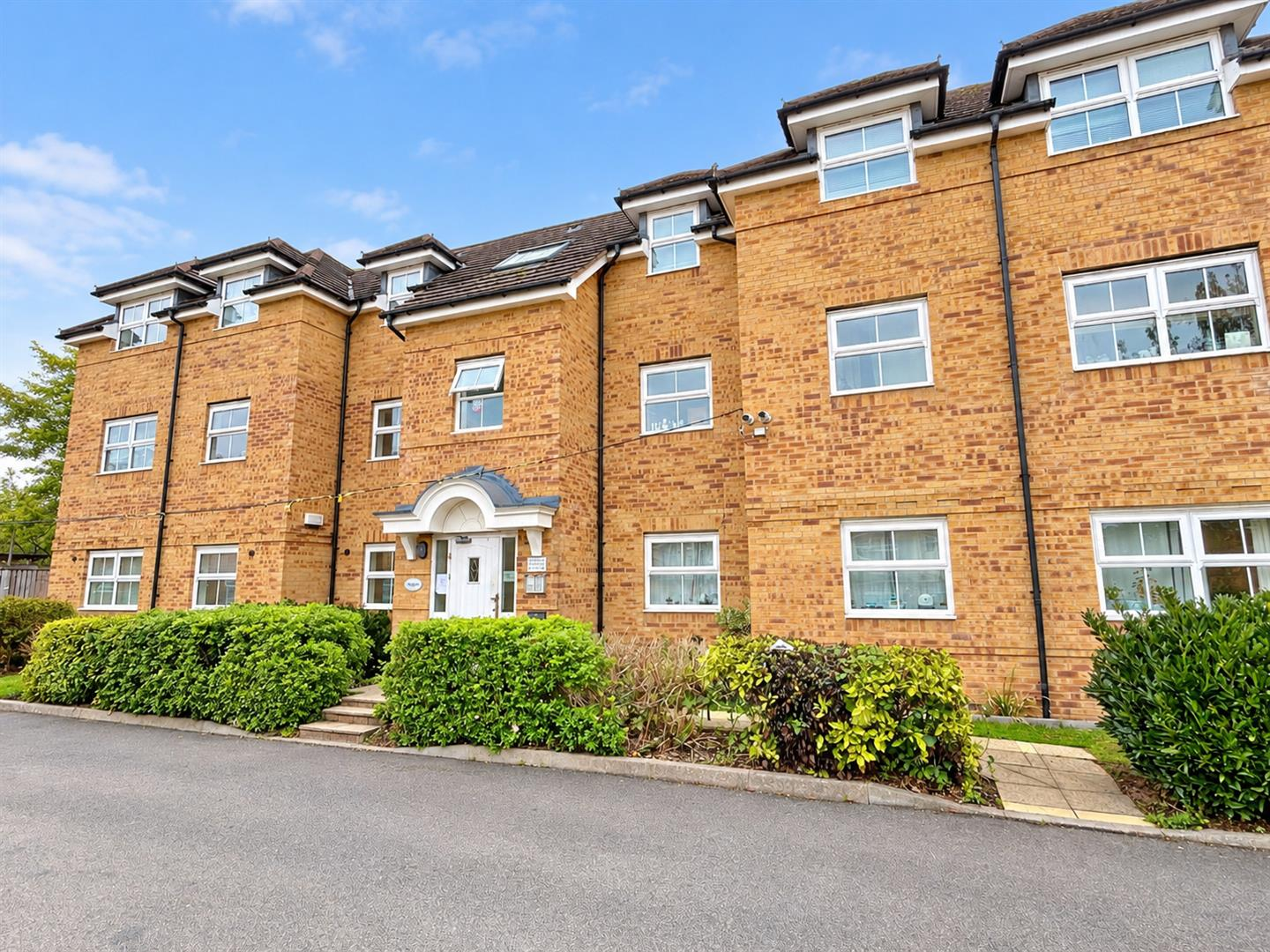 Rutland Avenue, Slough Image 1