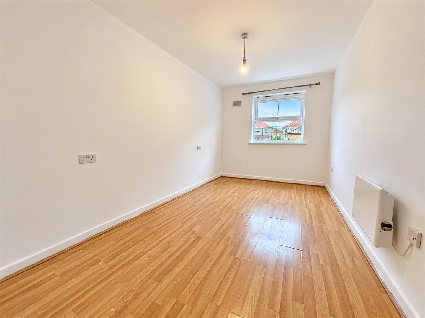 Rutland Avenue, Slough Image 6