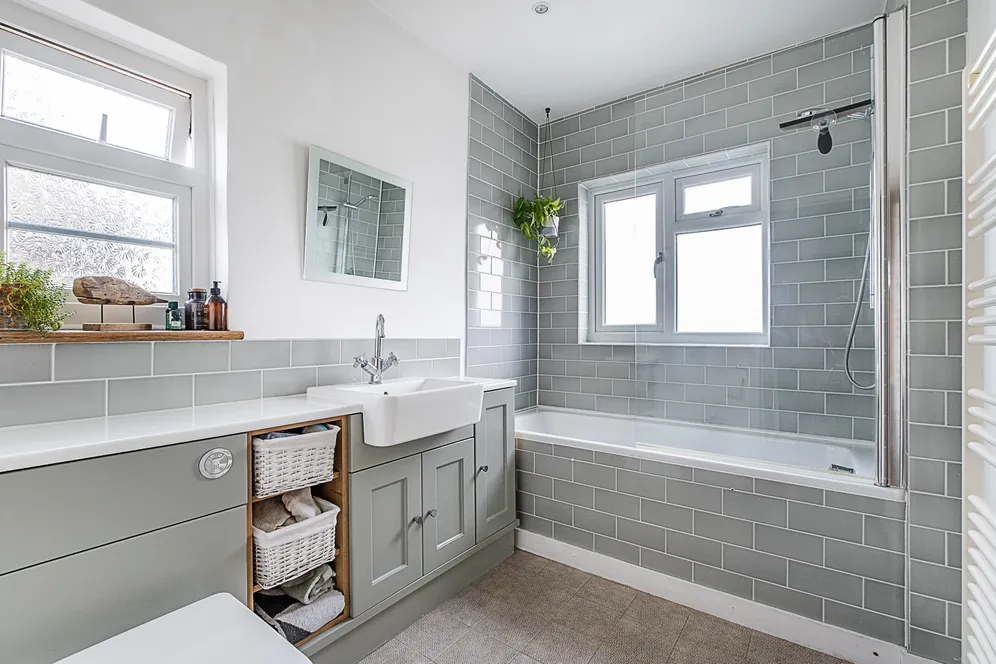 Cheyne Hill, Surbiton, KT5 photo 14