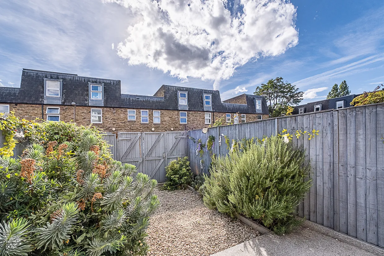 Rosetta Close, London, SW8 photo 13