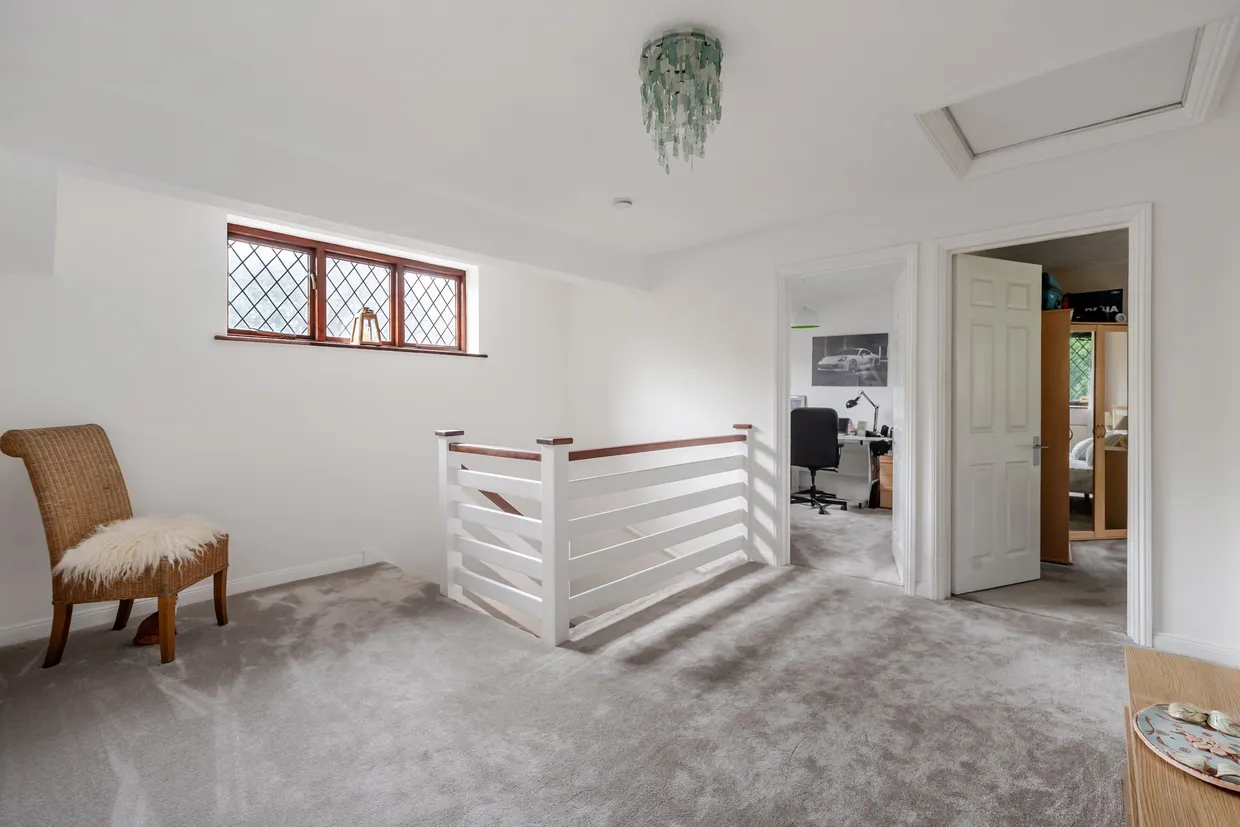 The Fairway, Weybridge, KT13 photo 7