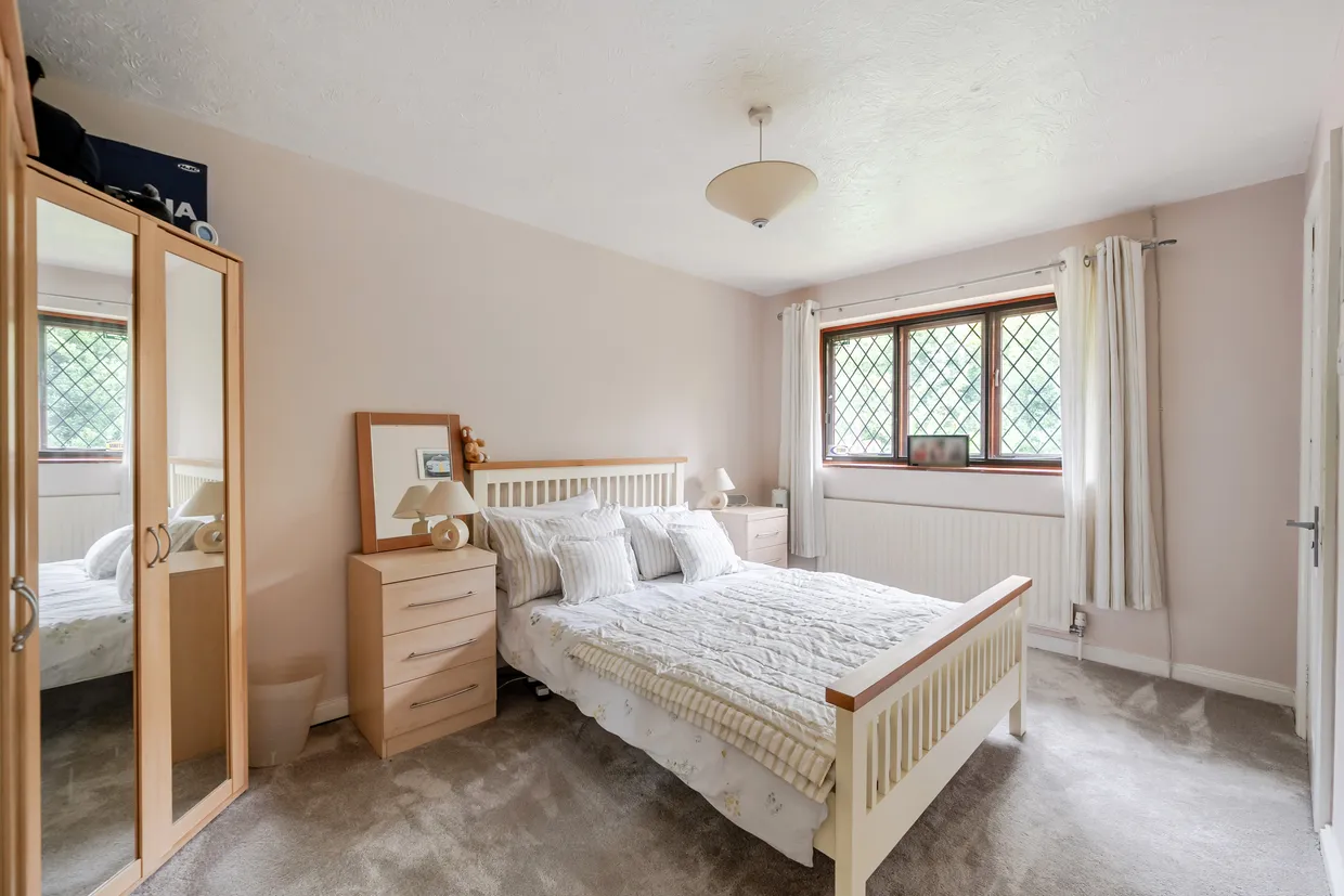 The Fairway, Weybridge, KT13 photo 10