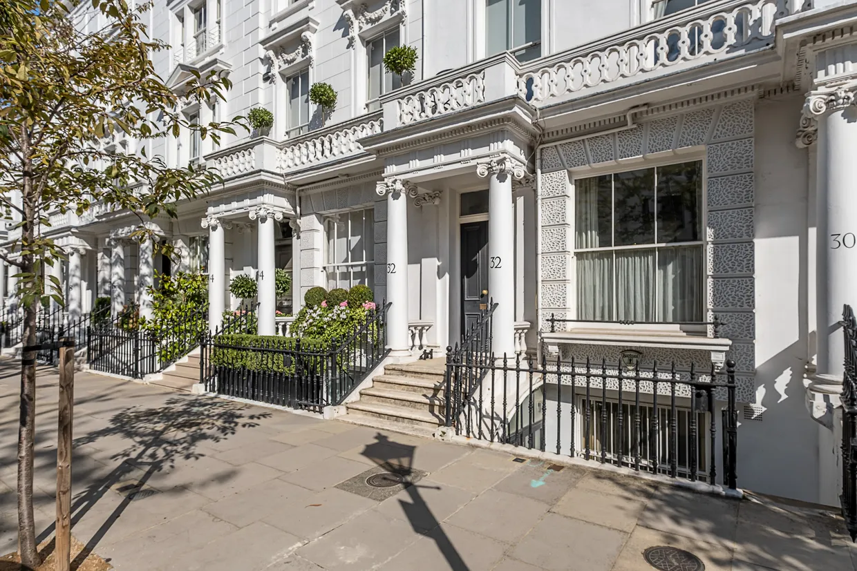 Palace Gardens Terrace, London, W8 photo 4