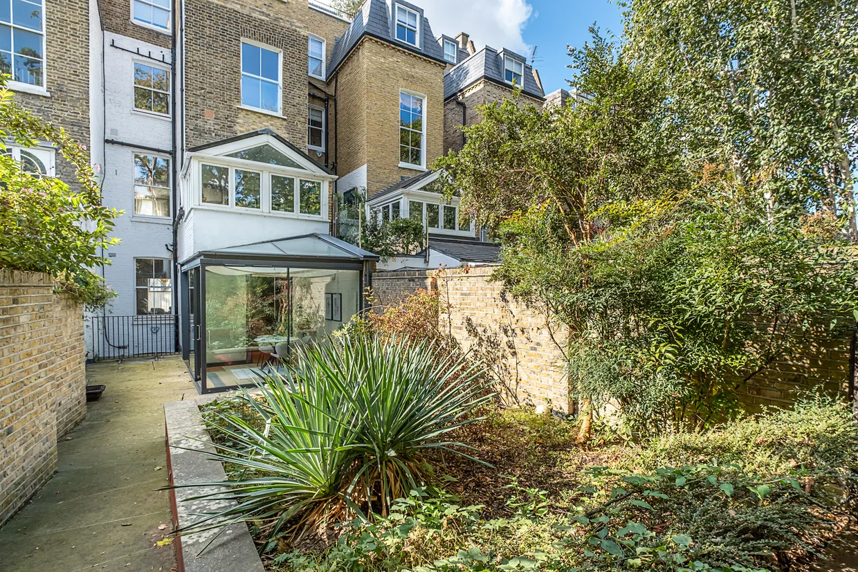 Palace Gardens Terrace, London, W8 photo 14