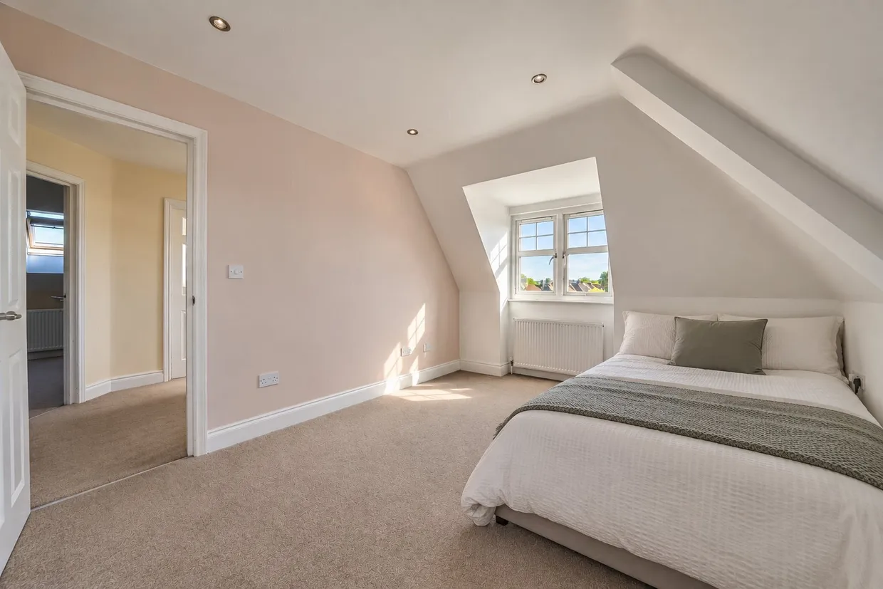 Hersham Road, Walton-On-Thames, KT12 photo 8