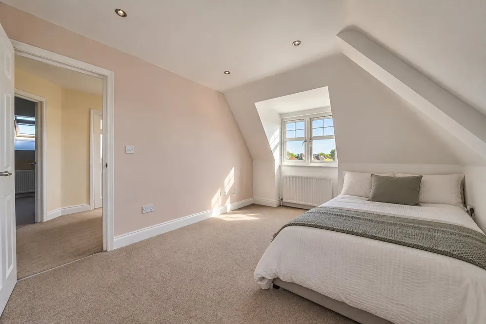 Hersham Road, Walton-On-Thames, KT12 photo 8