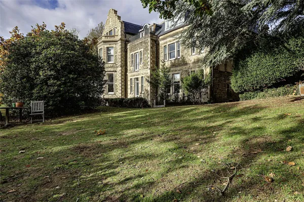 Castle Square, Bletchingley, Surrey, RH1