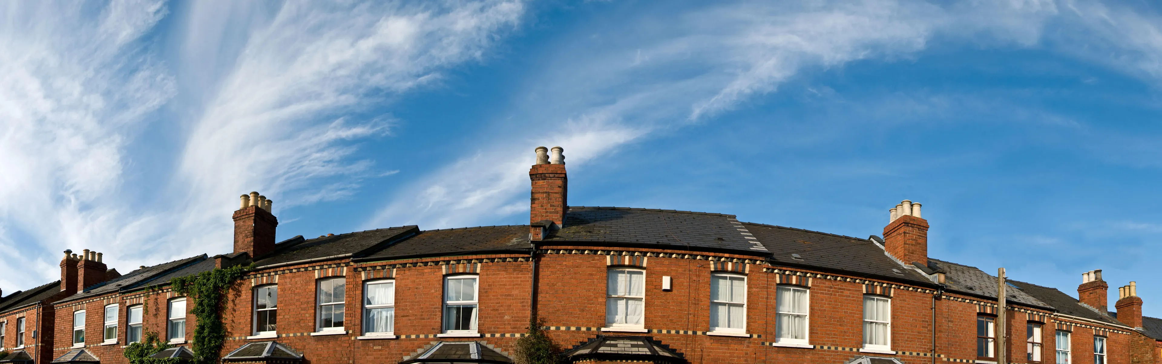 https://mr0.homeflow-assets.co.uk/files/site_asset/image/4222/1590/_x_/tring-hero.jpg