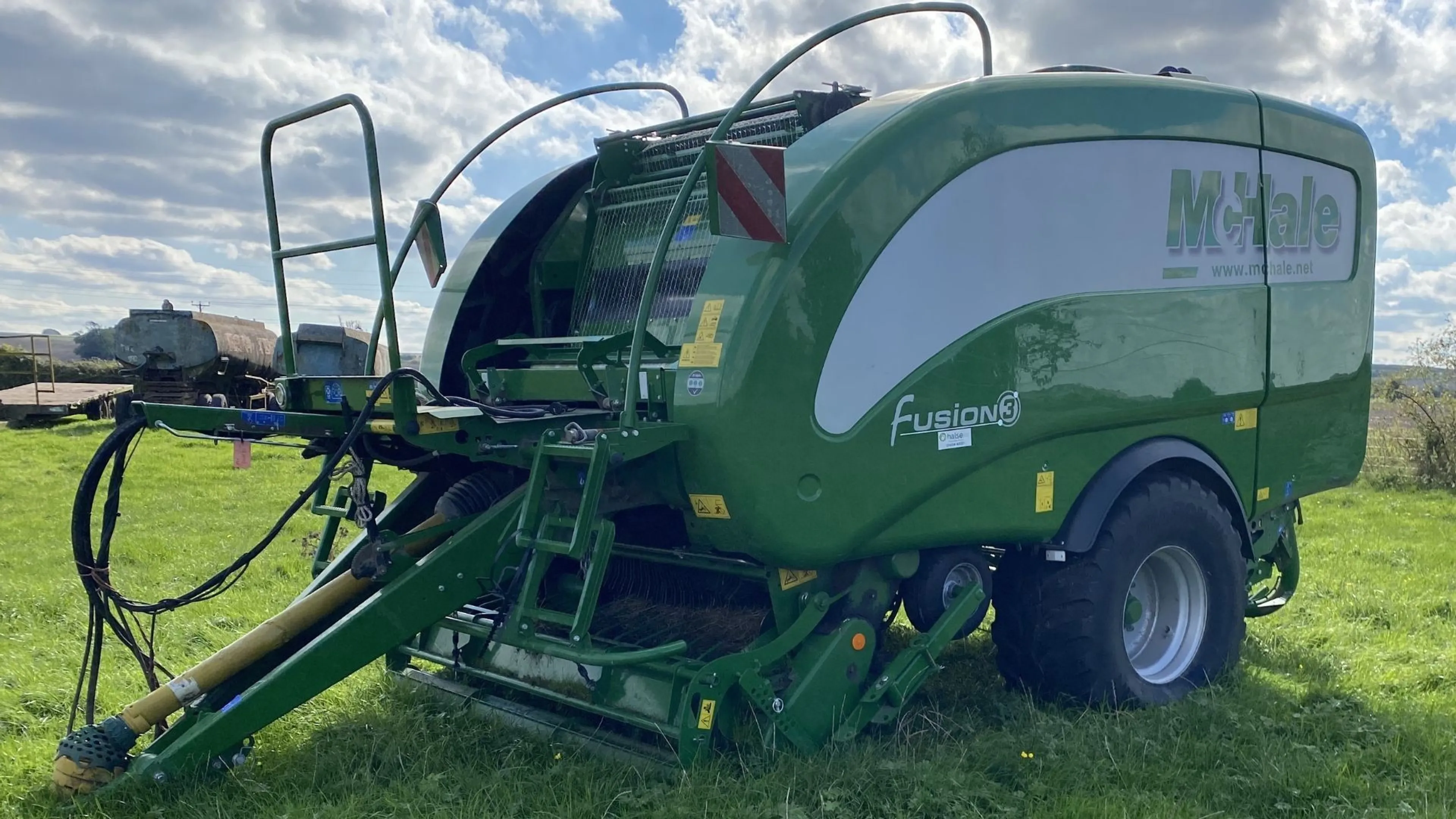 Autumn machinery sales draws both strong crowds and bidding