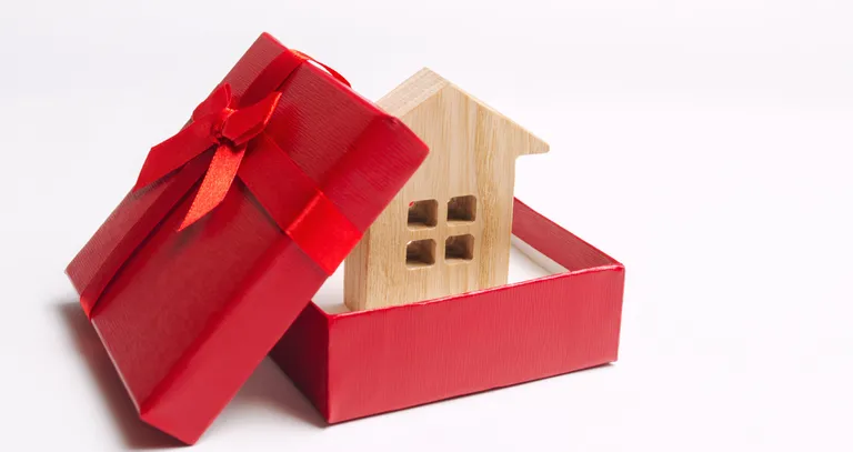 How to Sell Your Home Before Christmas: A Practical Guide from Pilgrams hero