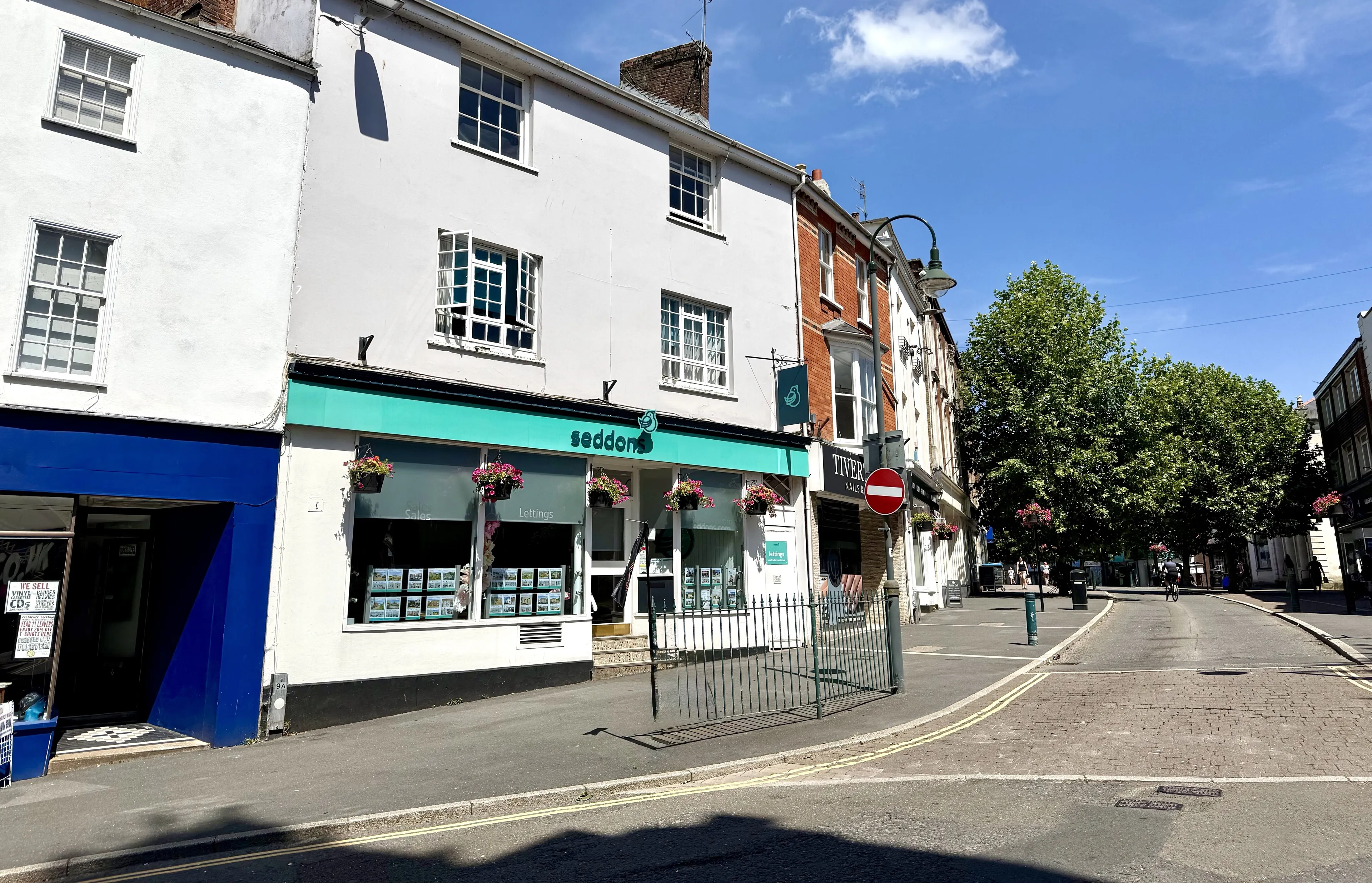 https://mr0.homeflow-assets.co.uk/files/site_asset/image/7028/6460/_x_/IMG_0816_new.jpg